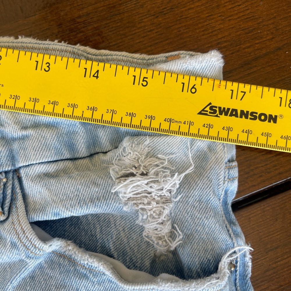 Good American Light Blue Denim Shorts size 15 - Picture 5 of 7